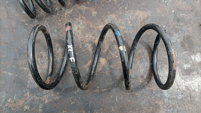 Пружина передньої підвіски Міцубісі Аутлендер II XL