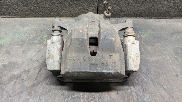 Супорт гальмівний, передній, лівий 4775042090 TOYOTA
