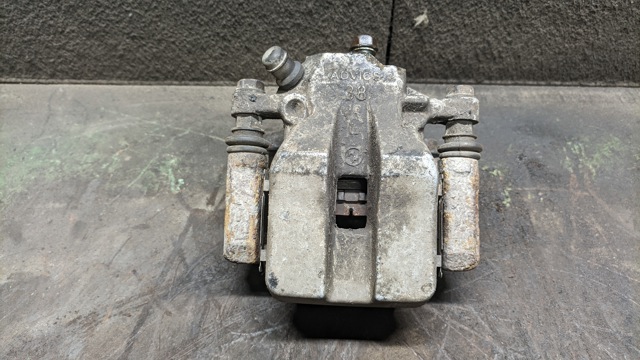 Задній гальмівний супорт лівий 4785042060 TOYOTA