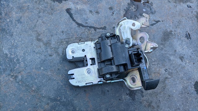 Замок кришки багажника / задніх 3/5-х дверей Audi A3