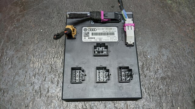 Комп'ютер бортовий 4H0907063DM VAG