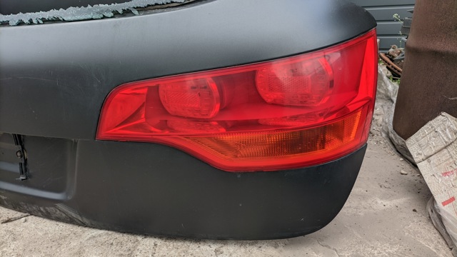 Задній правий стоп 4L0945094 VAG