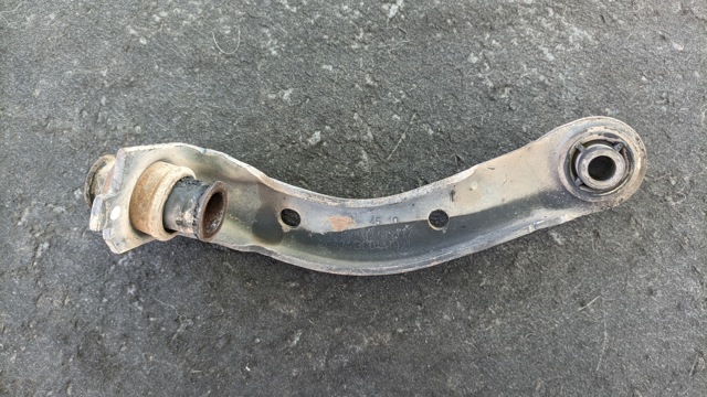 Кронштейн передньої балки 54524EL000 NISSAN