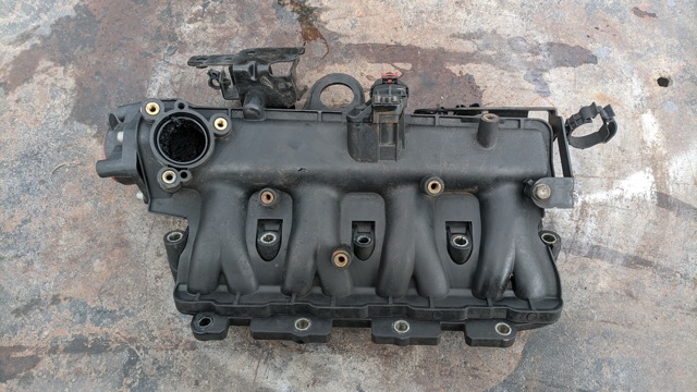 Колектор впускний 55230898 OPEL