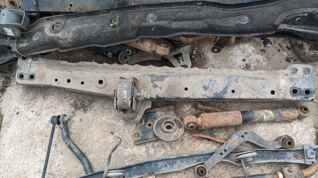 Балка під радіатор нижня 5710442061 TOYOTA