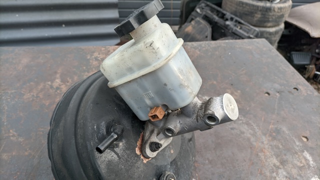 Циліндр головний гальма (Гідротормоз) 585102B800 HYUNDAI