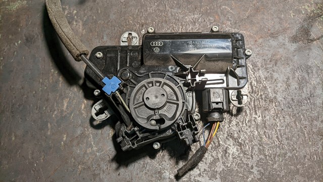 Актуатор замка ляди 5TA827887C VAG