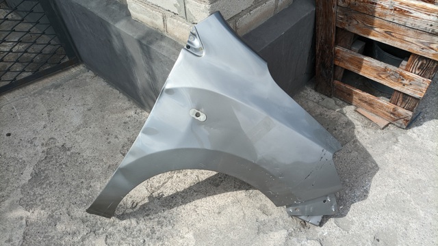 Переднє праве крило 631002600R RENAULT