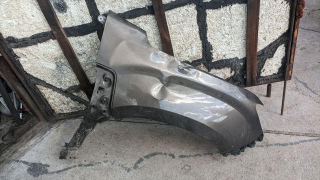 Переднє праве крило 631006076R RENAULT