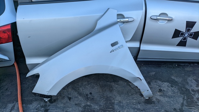 Бічна частина передня ліва 663102B270 HYUNDAI