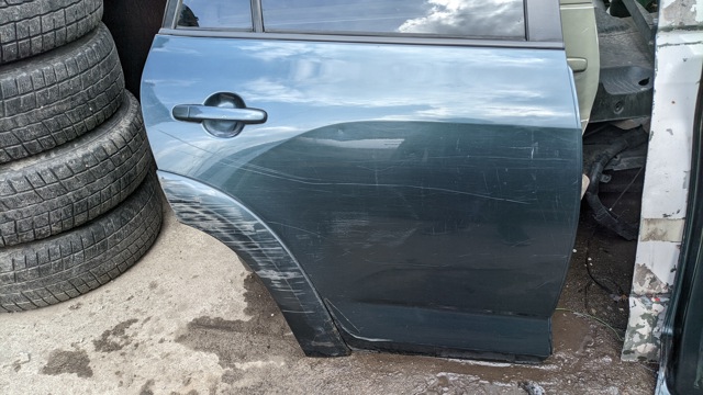 Двері пасажирські задні праві 6700342130 TOYOTA
