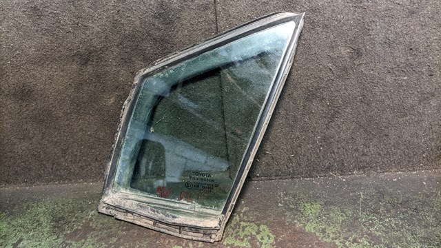 Вікно надставки дверей передніх 6812605010 TOYOTA