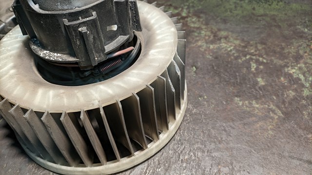 Двигун вентилятора пічки (обігрівача салону) 6Q1819015H VAG
