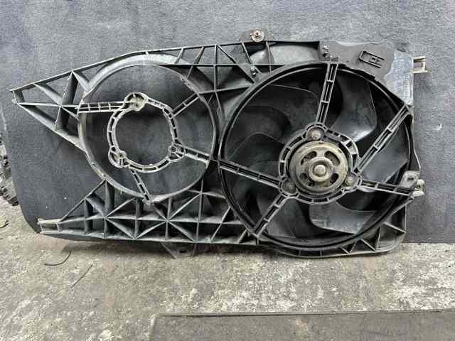 Облицювання рамки радіатора 7701068188 RENAULT