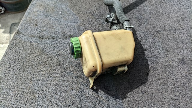 Бачок гідропідсилювача керма 7L0422371C VAG