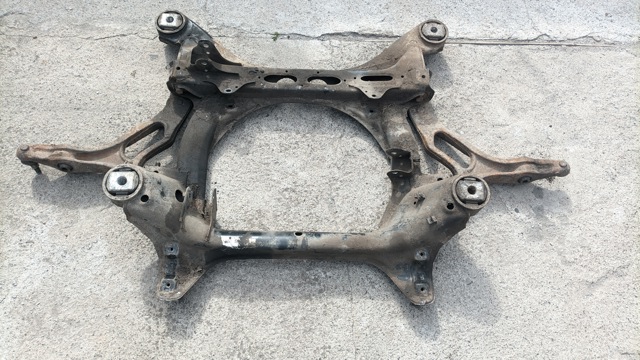 Передня балка 7L0499030Q VAG