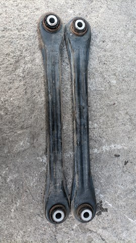 Сайлентблок заднього важеля 7L0501531B VAG
