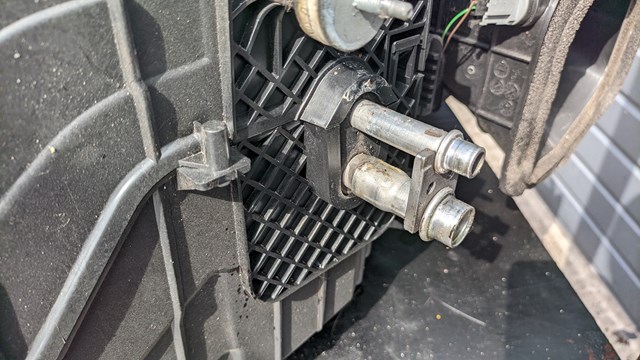Оболонка радіатора кондиціонера 7L0819087K VAG