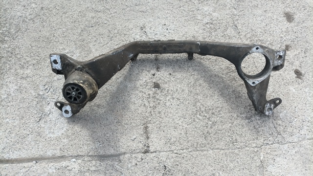 Балка кріплення двигуна 7L6199207B VAG
