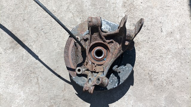 Цапфа поворотна ліва 7L6505435A VAG