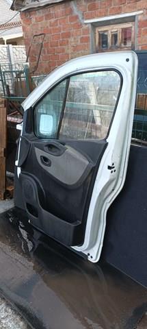 Пасажирські передні двері 801005445R RENAULT