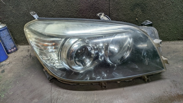 Фара основна права 8113042360 TOYOTA