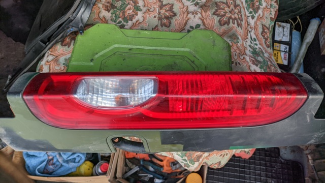 Ліхтар задній правий 8200415251 RENAULT