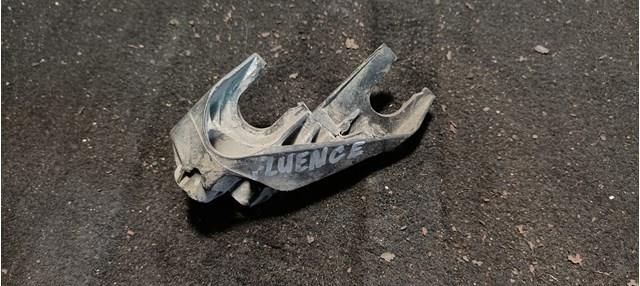 Кронштейн кріплення троса КПП 8200449303 RENAULT