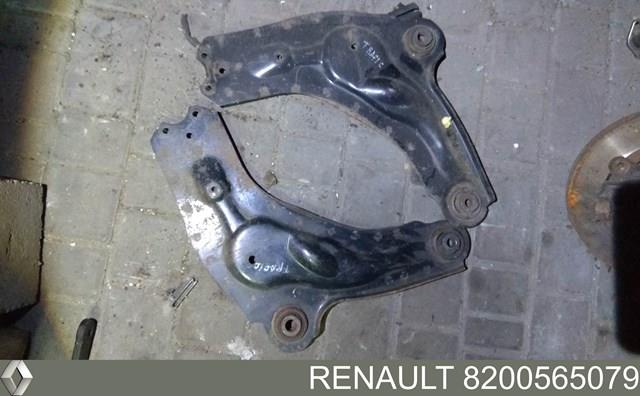 Правий важіль передній нижній підвіски 8200565079 RENAULT