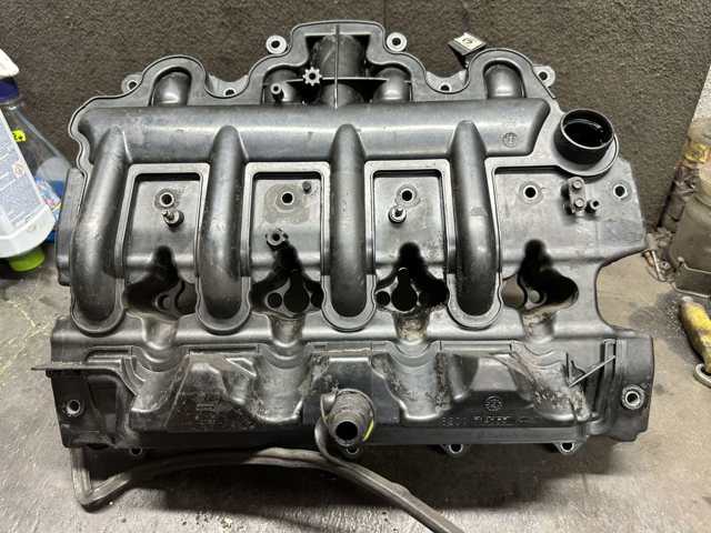 Кришка клапанів 8200714033 RENAULT