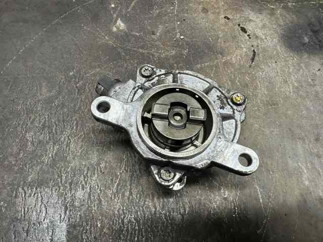 Насос вакуумний 8200797164 RENAULT