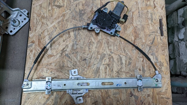 Механізм склопідіймача дверей передніх, правих 824040X010 HYUNDAI