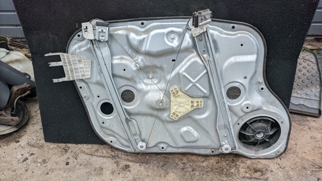 Механізм склопідіймача дверей передніх, правих 824811H000 HYUNDAI