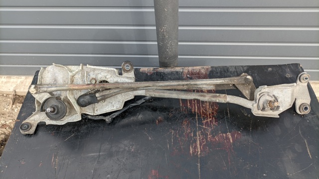 Трапеція склоочисника 8251A031 MITSUBISHI