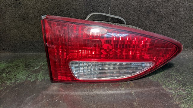 Задня ліва внутрішня фара 84251XA01A SUBARU