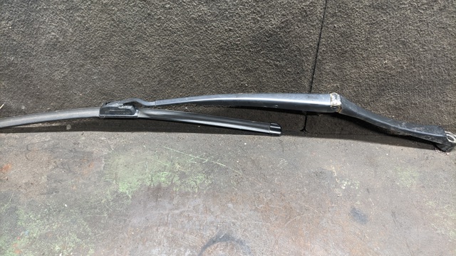 Поводок двірника 8522142130 TOYOTA