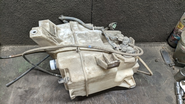 Бачок склоомивача 8535542051 TOYOTA