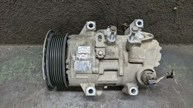 Компресор кондиціонера 8831042250 TOYOTA