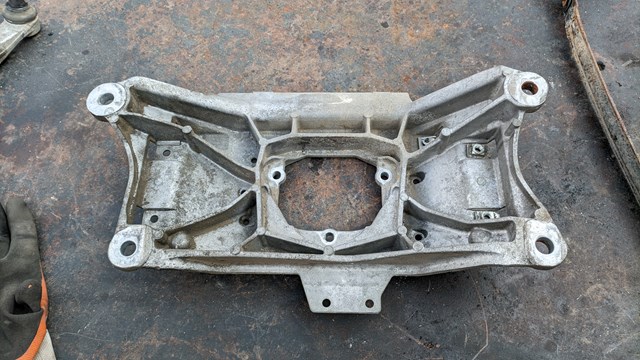 Кріплення коробки передач 8K0399263BH VAG