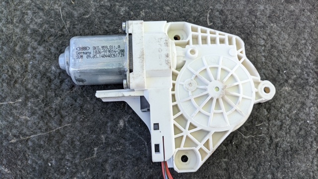 Привід ліфта задній 8K0959811A VAG