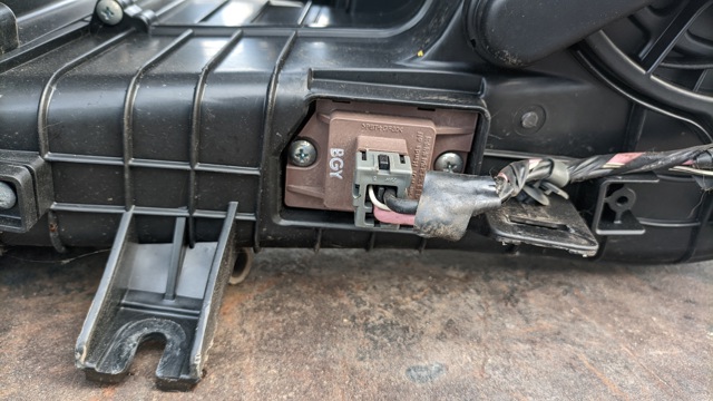 Регулятор оборотів пічки 972351E000 HYUNDAI