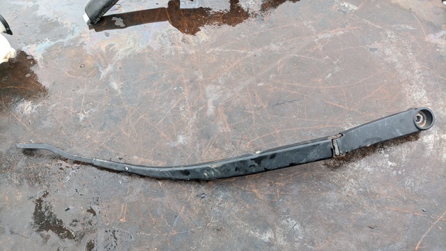 Поводок двірника 983201H300 HYUNDAI
