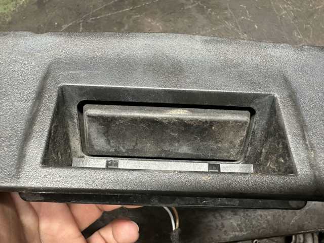 Кнопка приводу замка задньої 3/5 двері (ляди) A2218702410 MERCEDES
