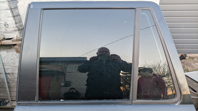 Скло-кватирка двері, задньої, лівої CVB500270 LAND ROVER