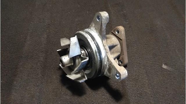 Насос системи охолодження L32715100A MAZDA