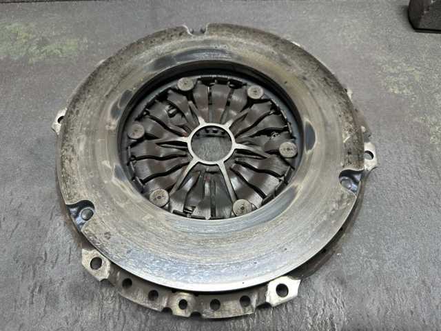 Комплект зчеплення (3 частини) LR004322 LAND ROVER
