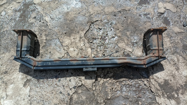 Балка бампера переднього LR005532 LAND ROVER