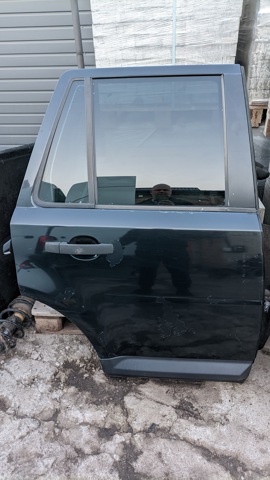 Двері задні, праві LR005851 LAND ROVER
