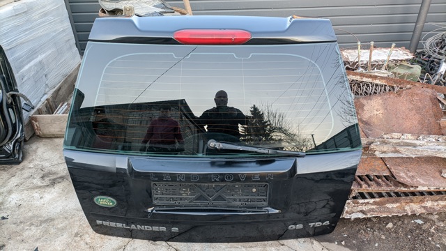 Задні двері багажника Land Rover Freelander 2