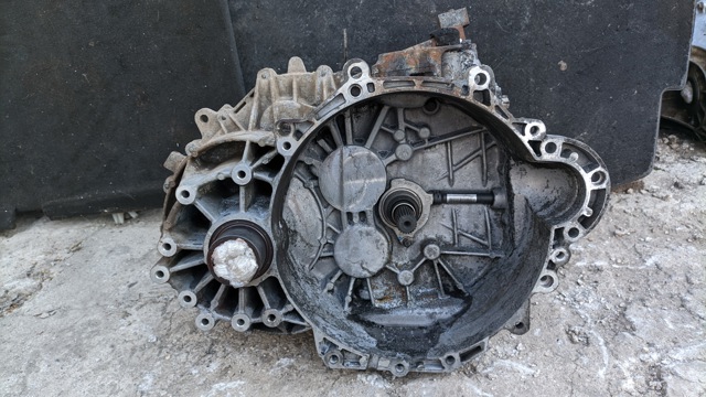 Коробка механіка в зборі LR008354 LAND ROVER